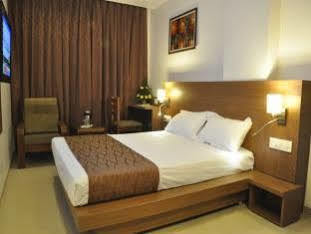 Fabexpress Kalyan - Nr Dairy Dan Circle Hotel Vadodara Exterior foto